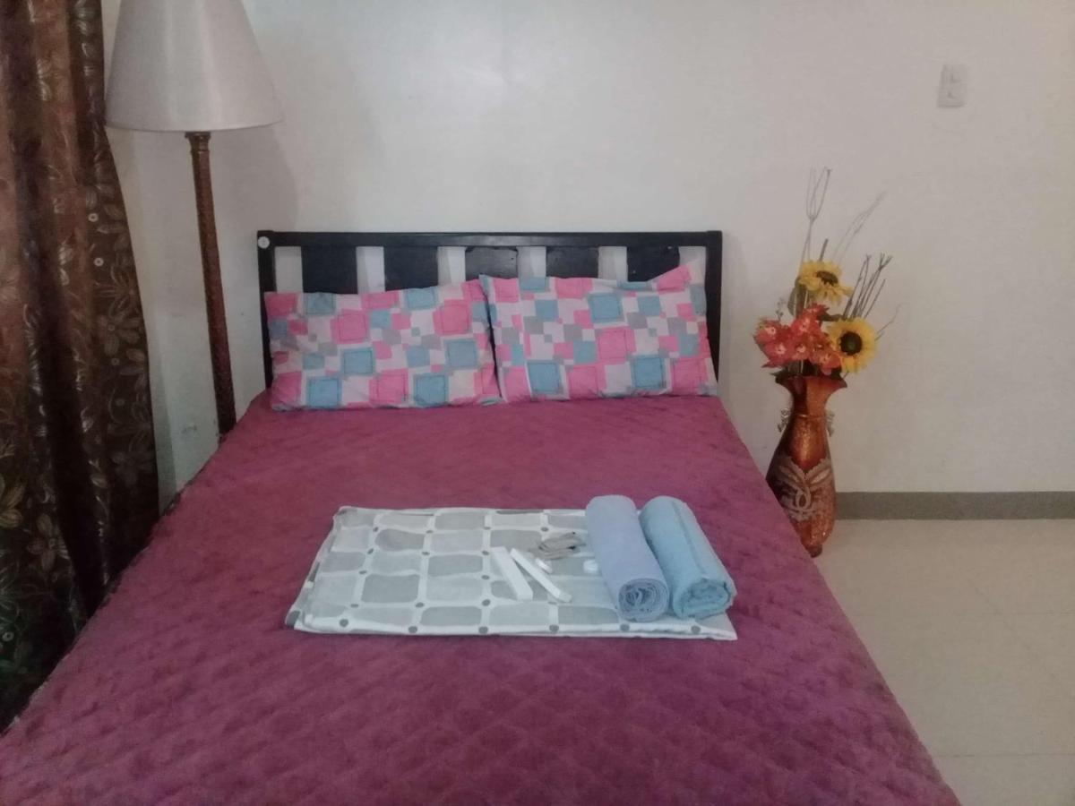 Ekonumi Rooms At Moonwalk Paranaque Paranaque City Exterior photo