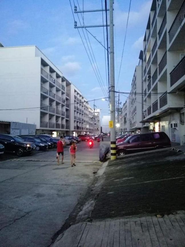 Ekonumi Rooms At Moonwalk Paranaque Paranaque City Exterior photo