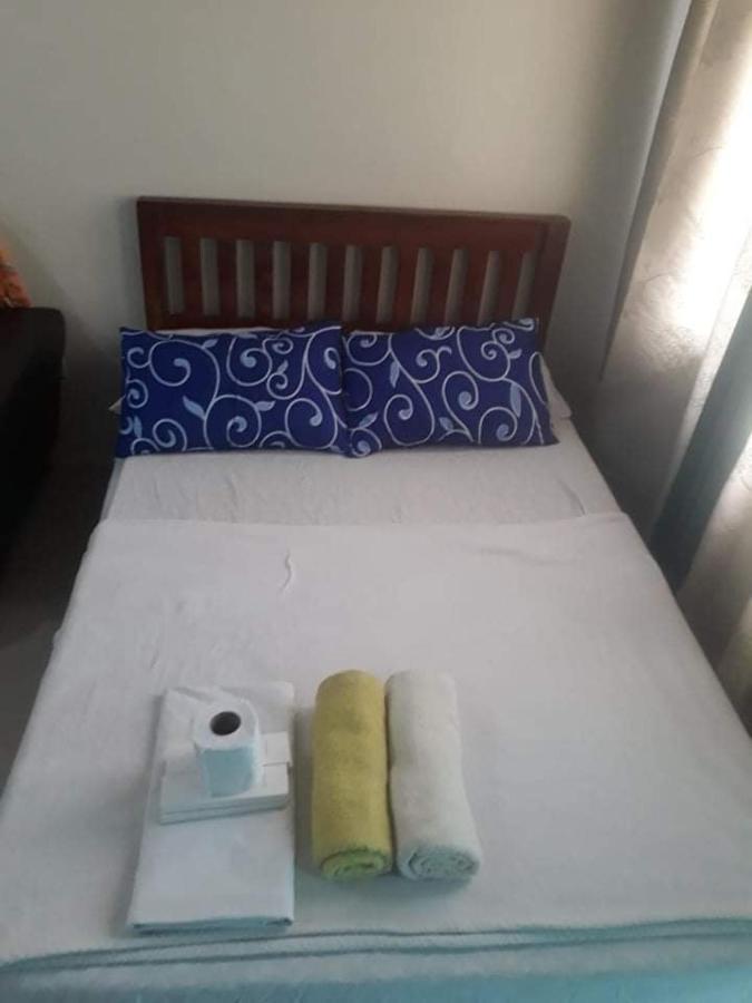 Ekonumi Rooms At Moonwalk Paranaque Paranaque City Exterior photo