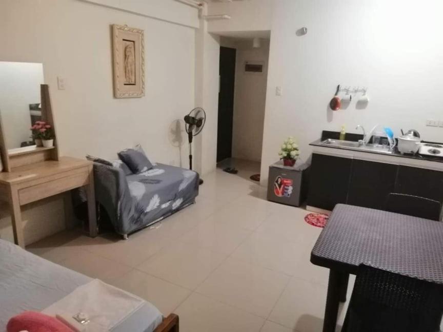 Ekonumi Rooms At Moonwalk Paranaque Paranaque City Exterior photo