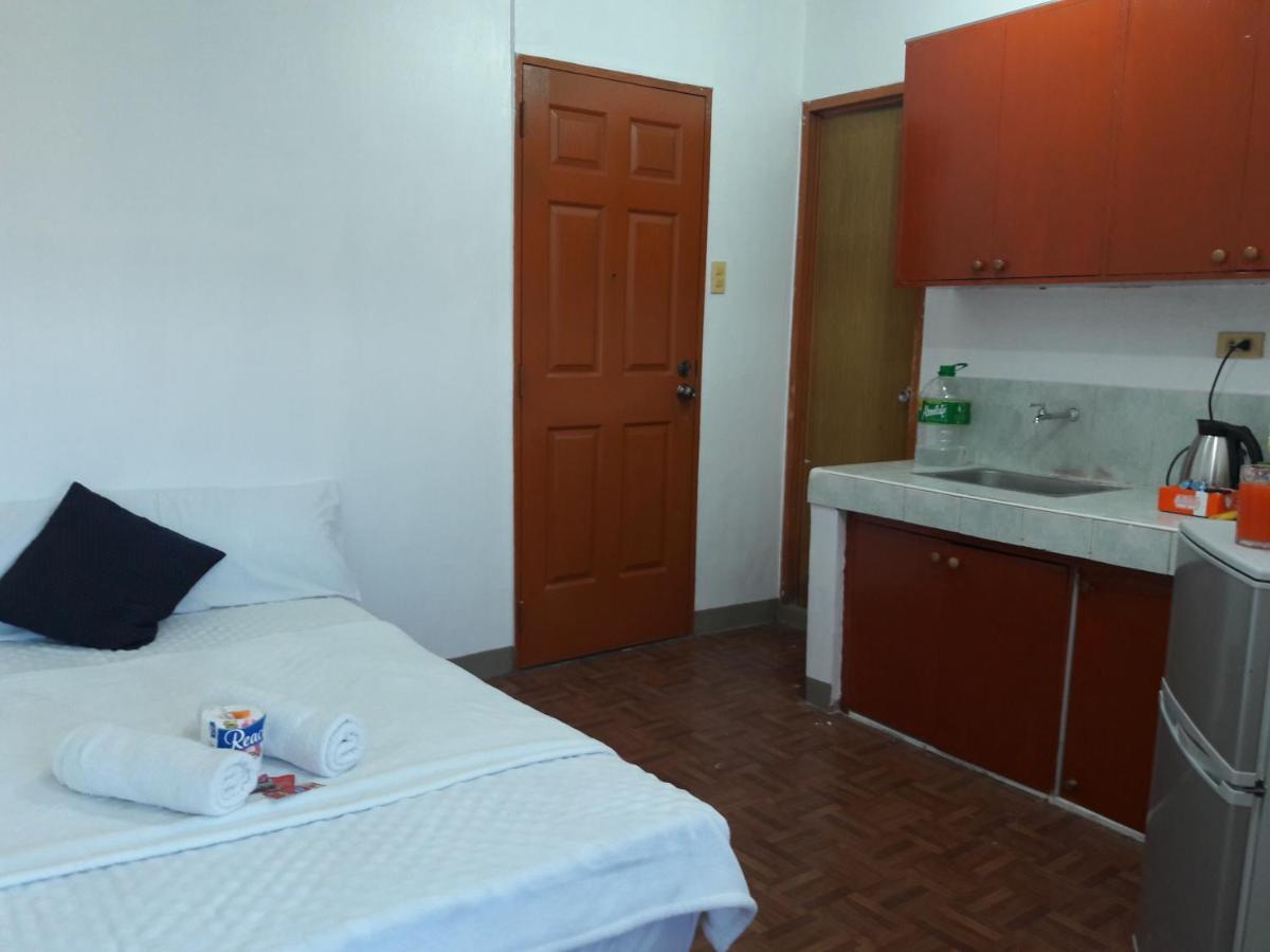 Ekonumi Rooms At Moonwalk Paranaque Paranaque City Exterior photo
