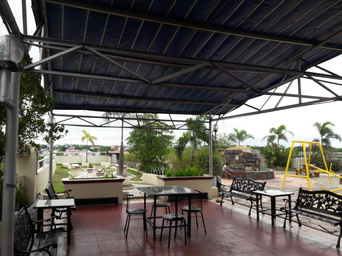 Ekonumi Rooms At Moonwalk Paranaque Paranaque City Exterior photo